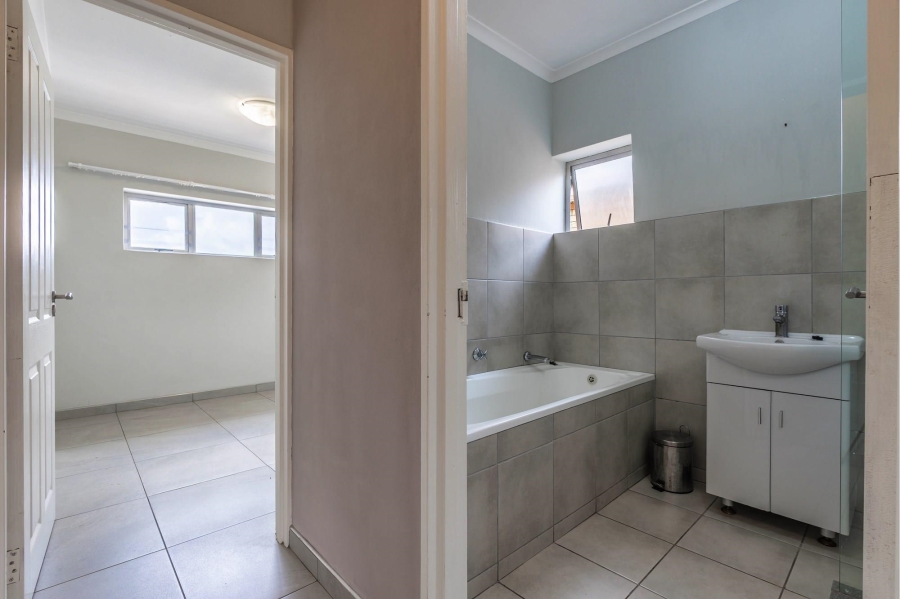 2 Bedroom Property for Sale in Brackenfell South Western Cape